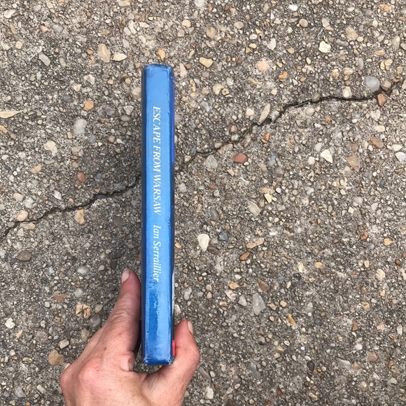 Escape from Warsaw by Ian Sarraillier - Picture 4 of 12